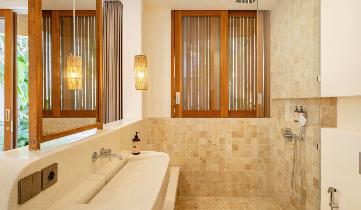 2-Bedroom Villa Facing the Ocean Views in Pecatu (15)