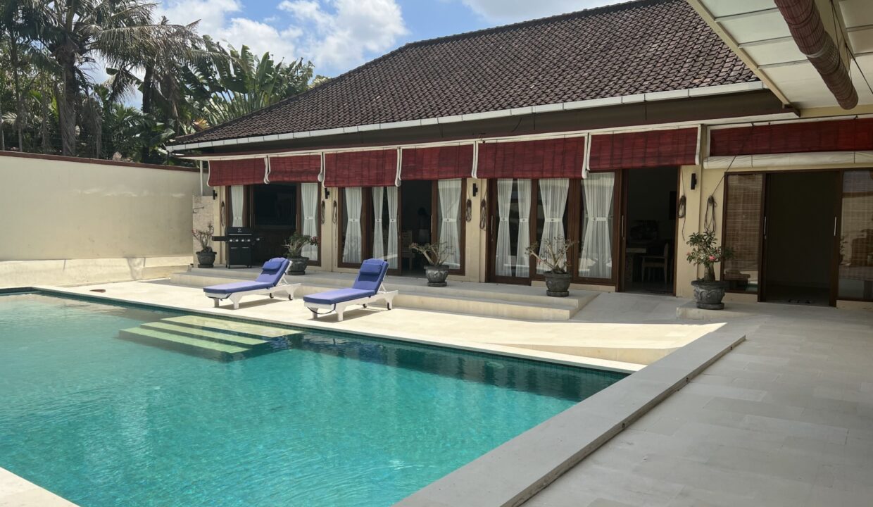 4-Bedroom Villa for a Spacious Living in Canggu (2)