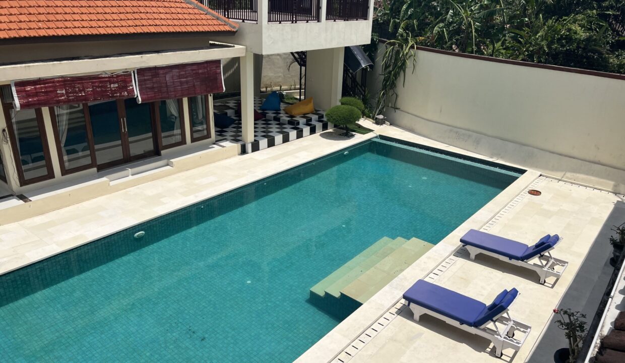 4-Bedroom Villa for a Spacious Living in Canggu (3)