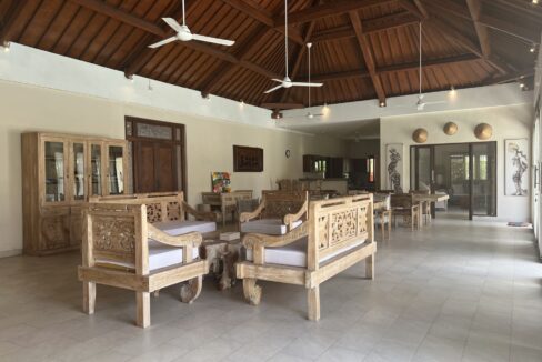 4-Bedroom Villa for a Spacious Living in Canggu (8)