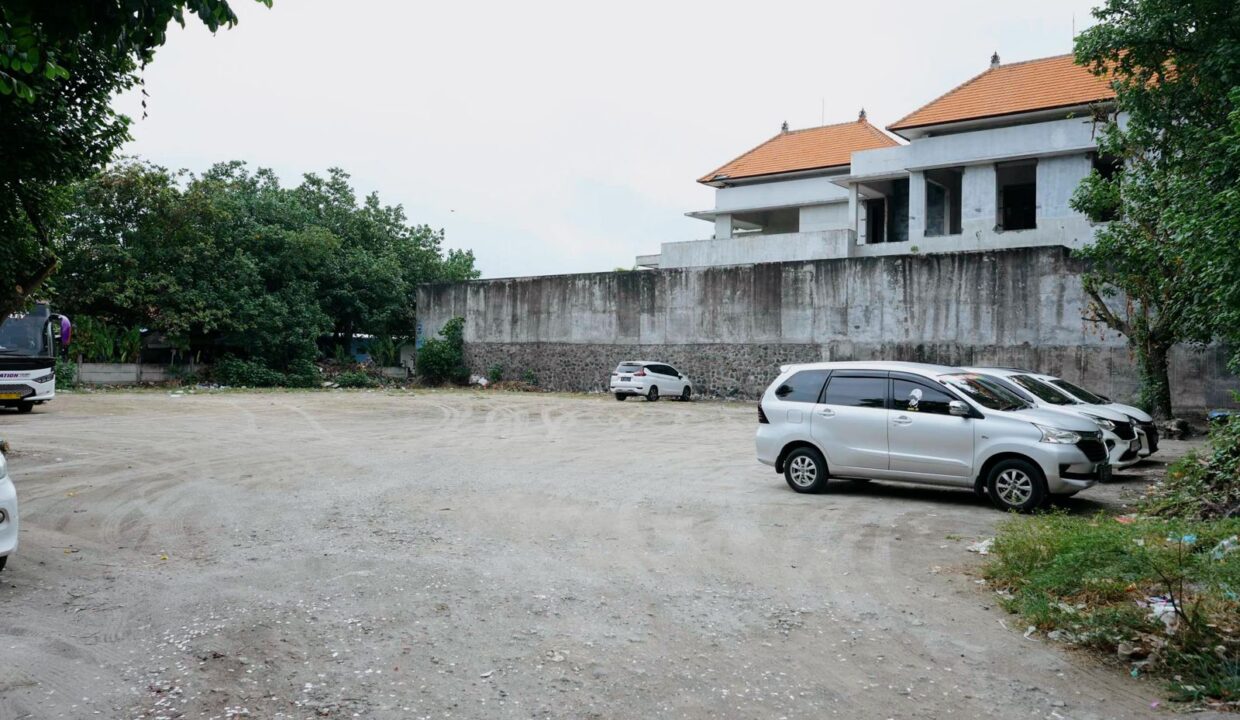 Discover The Rare Opportunity Of The Finest Freehold Beachfront Land For Sale In Kuta, Bali (3)