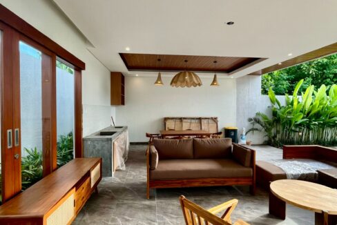 Discover Ultimate Comfort Luxurious Open Space Villa in Seminyak (10)