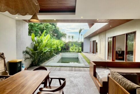 Discover Ultimate Comfort Luxurious Open Space Villa in Seminyak (4)