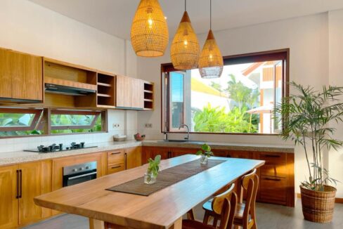 Elegant 3 Bedroom Villa in the Serene Part of Canggu (6)