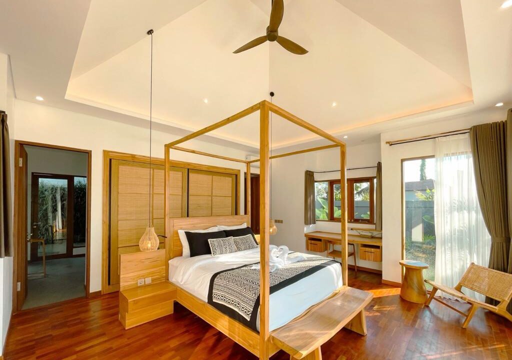 Elegant 3 Bedroom Villa in the Serene Part of Canggu (8)