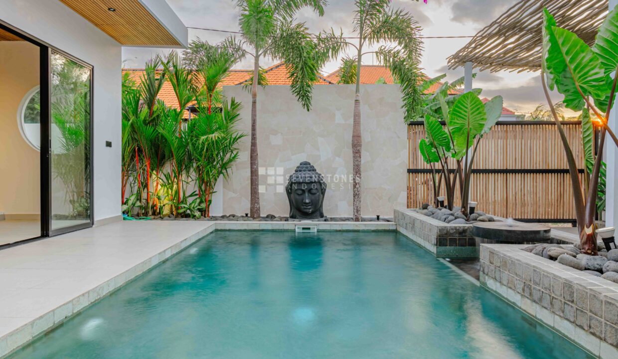 Exquisite Tropical Two Bedroom Villa in Sanur (3)