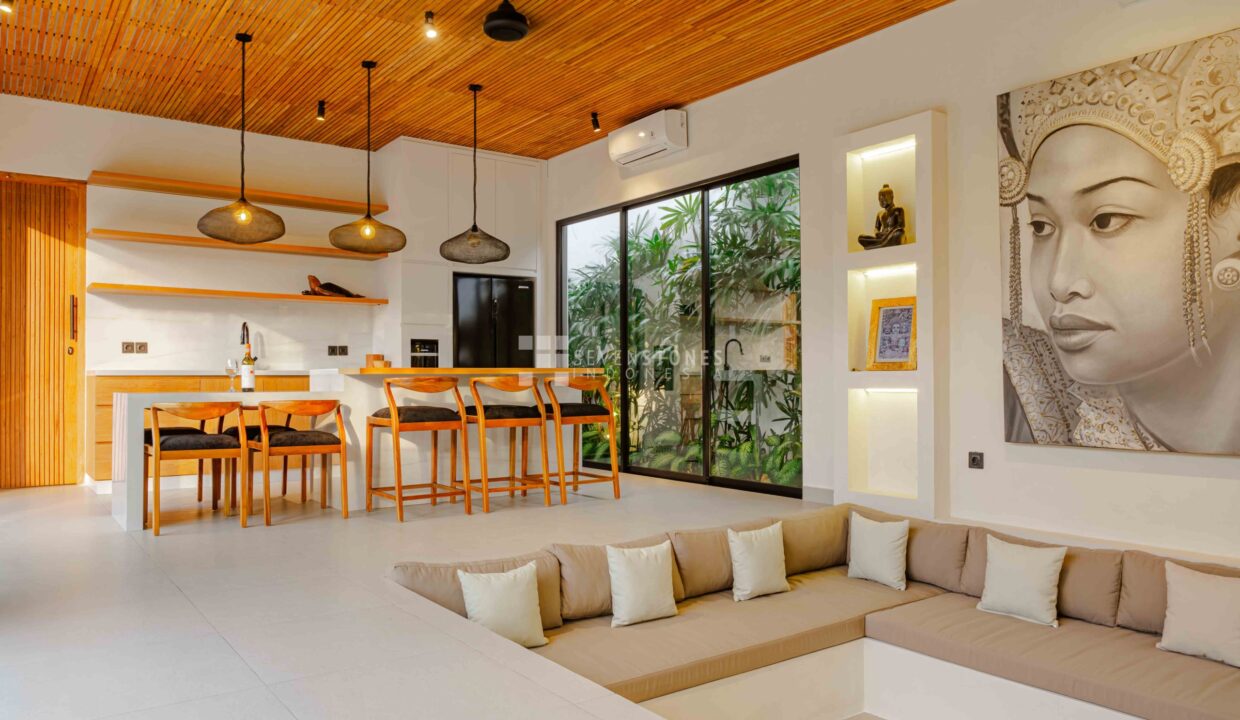 Exquisite Tropical Two Bedroom Villa in Sanur (4)