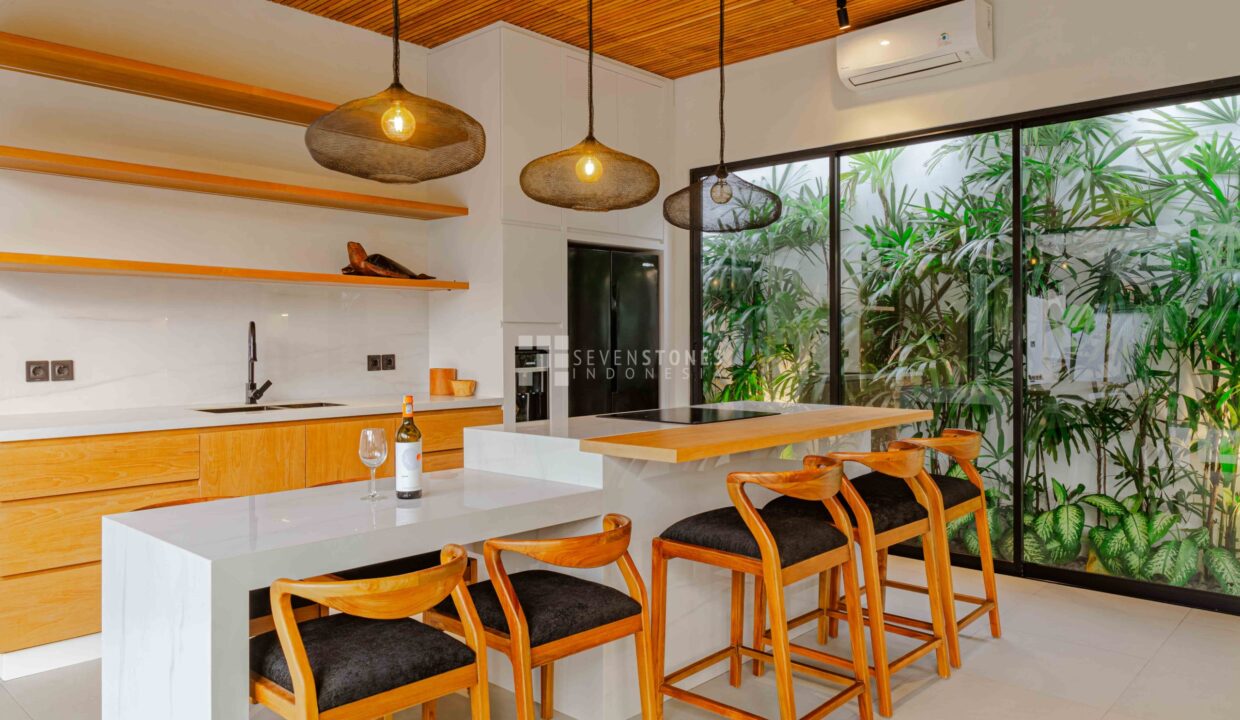 Exquisite Tropical Two Bedroom Villa in Sanur (6)