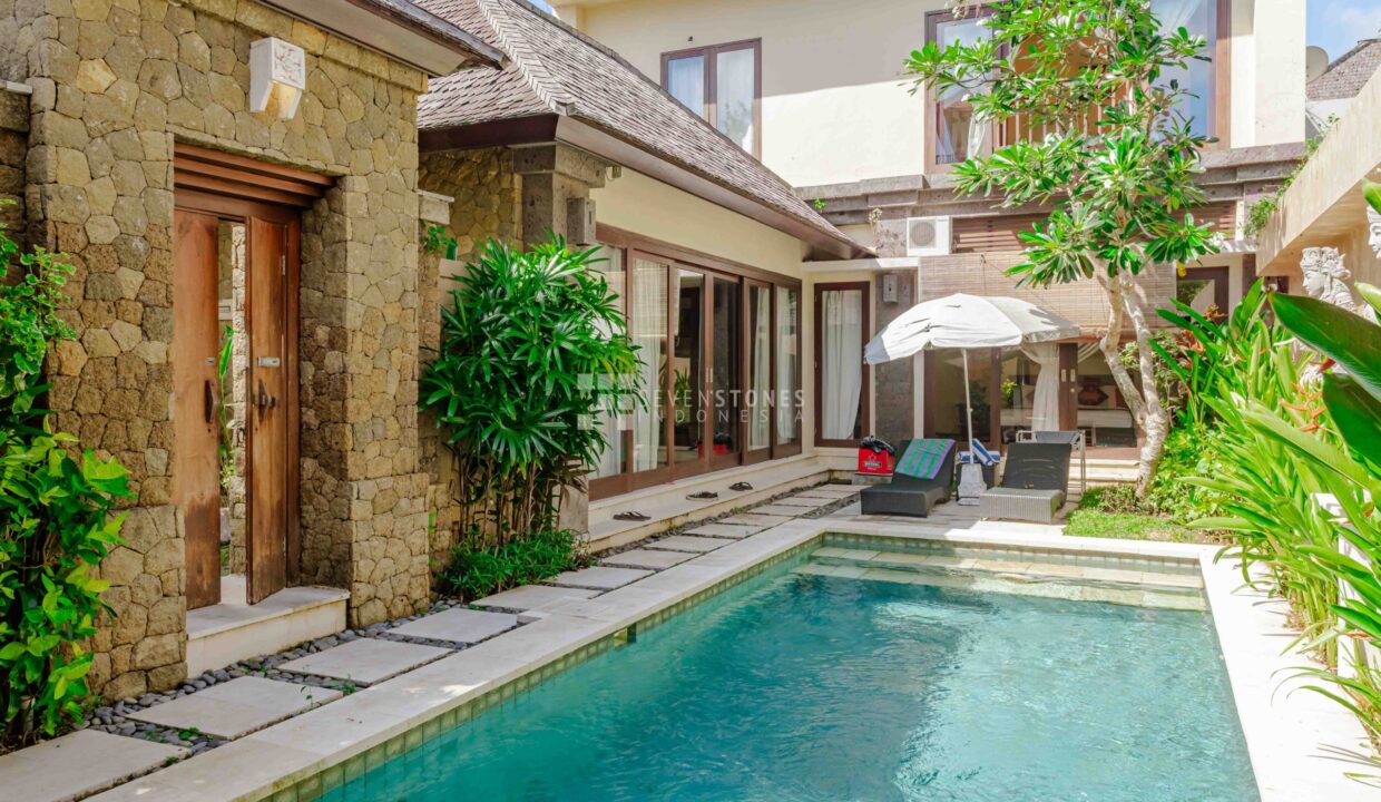 Freehold 2-Bedroom Balinese Style Villa Near GWK (1)