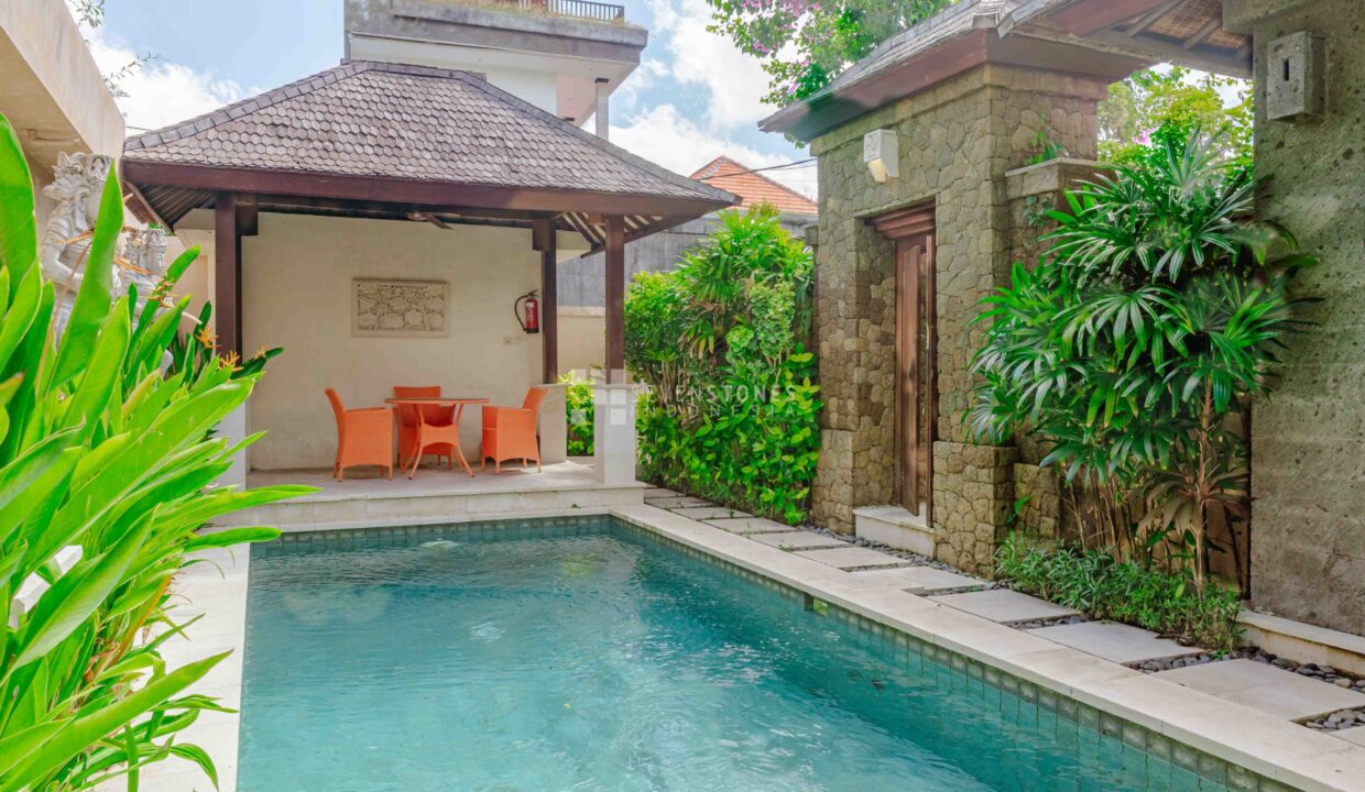 Freehold 2-Bedroom Balinese Style Villa Near GWK (3)