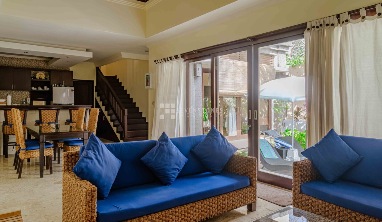 Freehold 2-Bedroom Balinese Style Villa Near GWK (5)