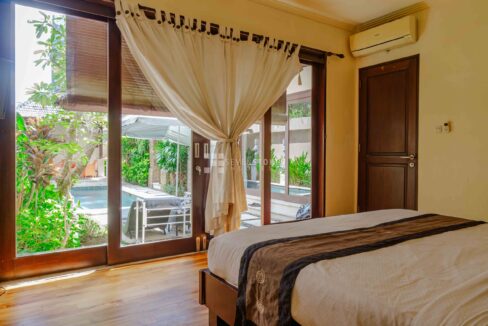 Freehold 2-Bedroom Balinese Style Villa Near GWK (8)