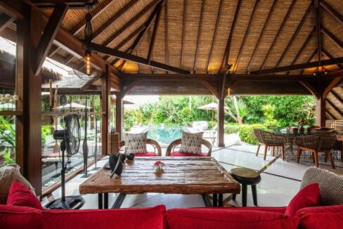 Monthly Rental of an Authentic Wooden Design Villa with Tropical Oasis in Berawa (10)