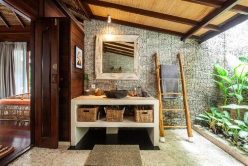 Monthly Rental of an Authentic Wooden Design Villa with Tropical Oasis in Berawa (20)