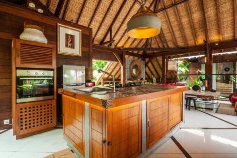 Monthly Rental of an Authentic Wooden Design Villa with Tropical Oasis in Berawa (7)