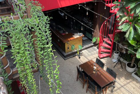 Strategic Premium Restaurant For Sale (17)