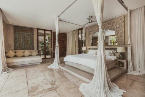 Strategically Located Luxury Villa for Sale in Berawa, Canggu (7)