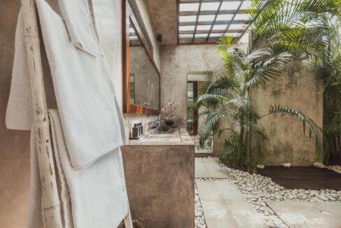 Strategically Located Luxury Villa for Sale in Berawa, Canggu (9)