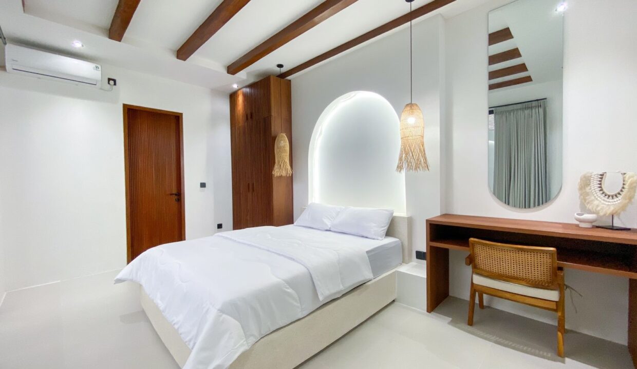 Tropical 2-Bedroom Villa in Padonan (1)