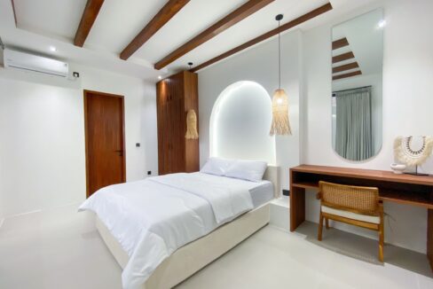 Tropical 2-Bedroom Villa in Padonan (1)