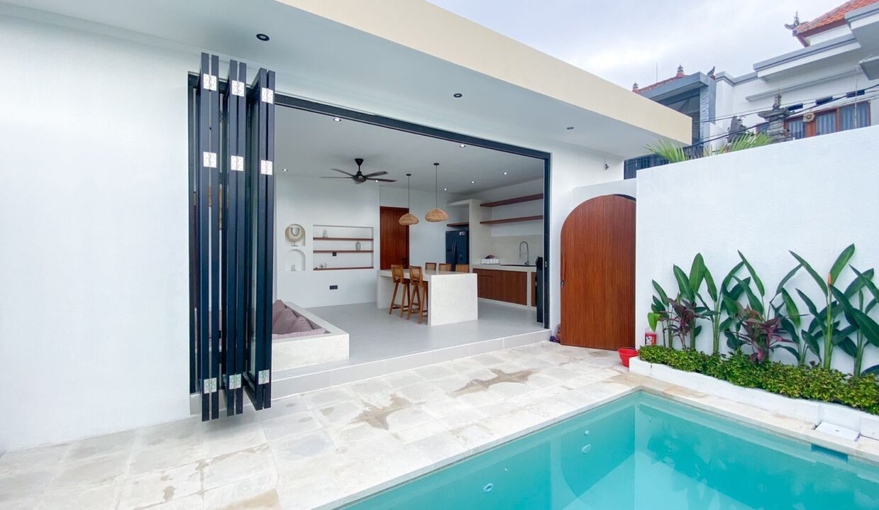 Tropical 2-Bedroom Villa in Padonan (2)