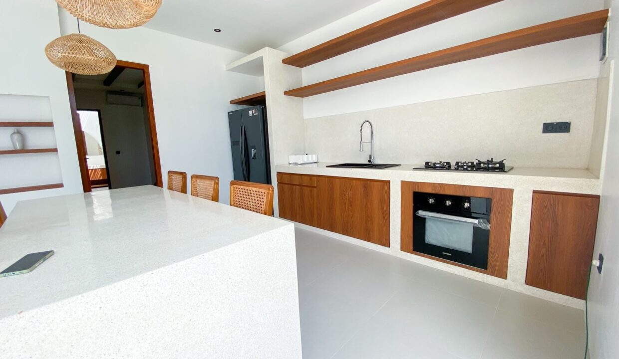 Tropical 2-Bedroom Villa in Padonan (4)