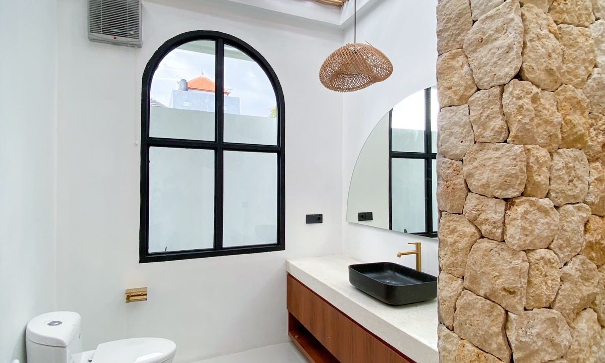 Tropical 2-Bedroom Villa in Padonan (7)