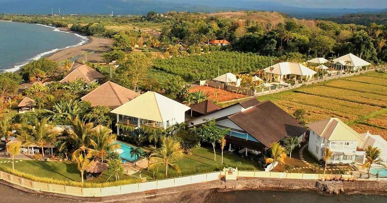 A Boutique Hotel For Sale With A Restaurant Situated On The Coastal Beach Of North Bali (1)