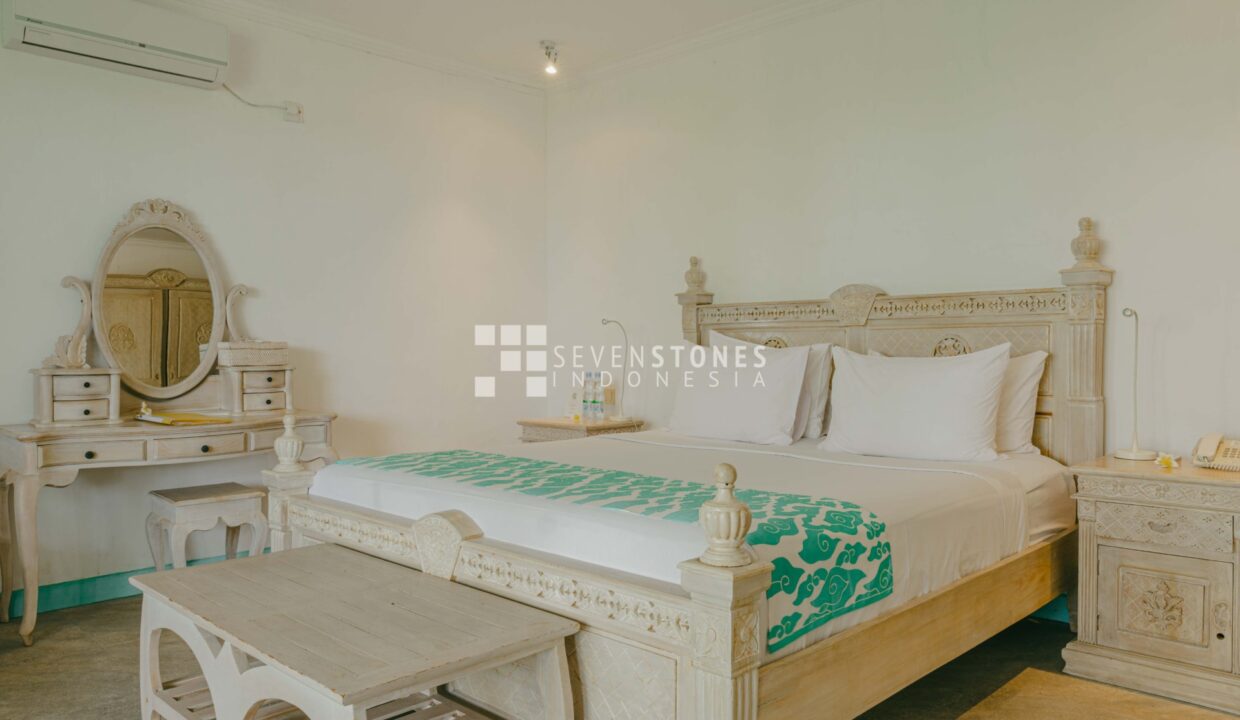 A Boutique Hotel For Sale With A Restaurant Situated On The Coastal Beach Of North Bali (12)