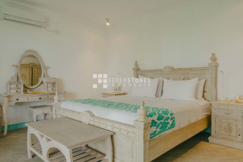 A Boutique Hotel For Sale With A Restaurant Situated On The Coastal Beach Of North Bali (12)