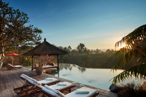 A Private Luxurious 4 Bedroom Villa with a Magnificent View of Ubud (1)