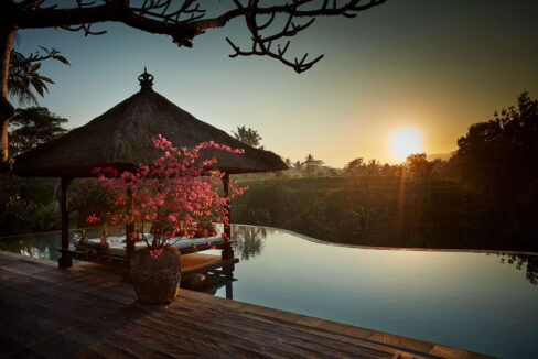 A Private Luxurious 4 Bedroom Villa with a Magnificent View of Ubud (2)