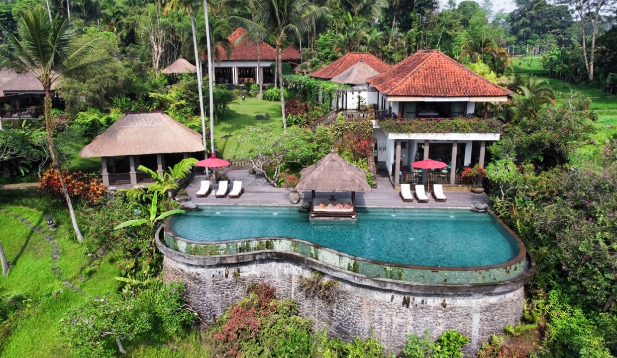 A Private Luxurious 4 Bedroom Villa with a Magnificent View of Ubud (6)