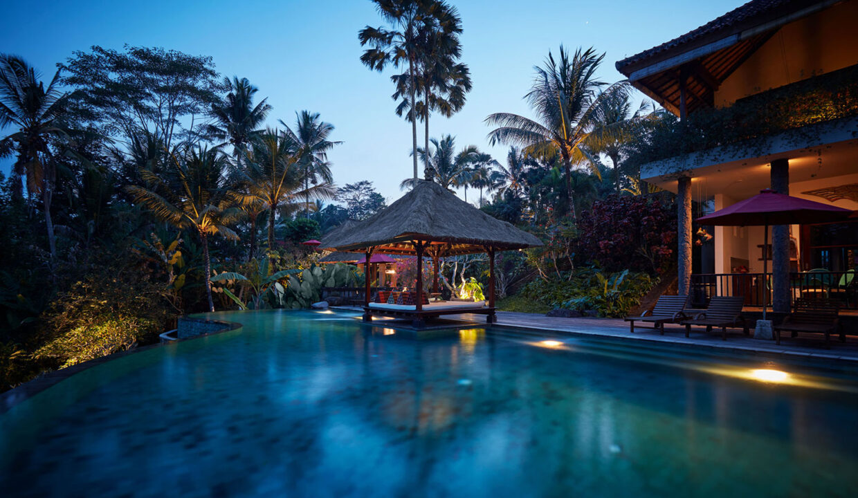 A Private Luxurious 4 Bedroom Villa with a Magnificent View of Ubud (8)