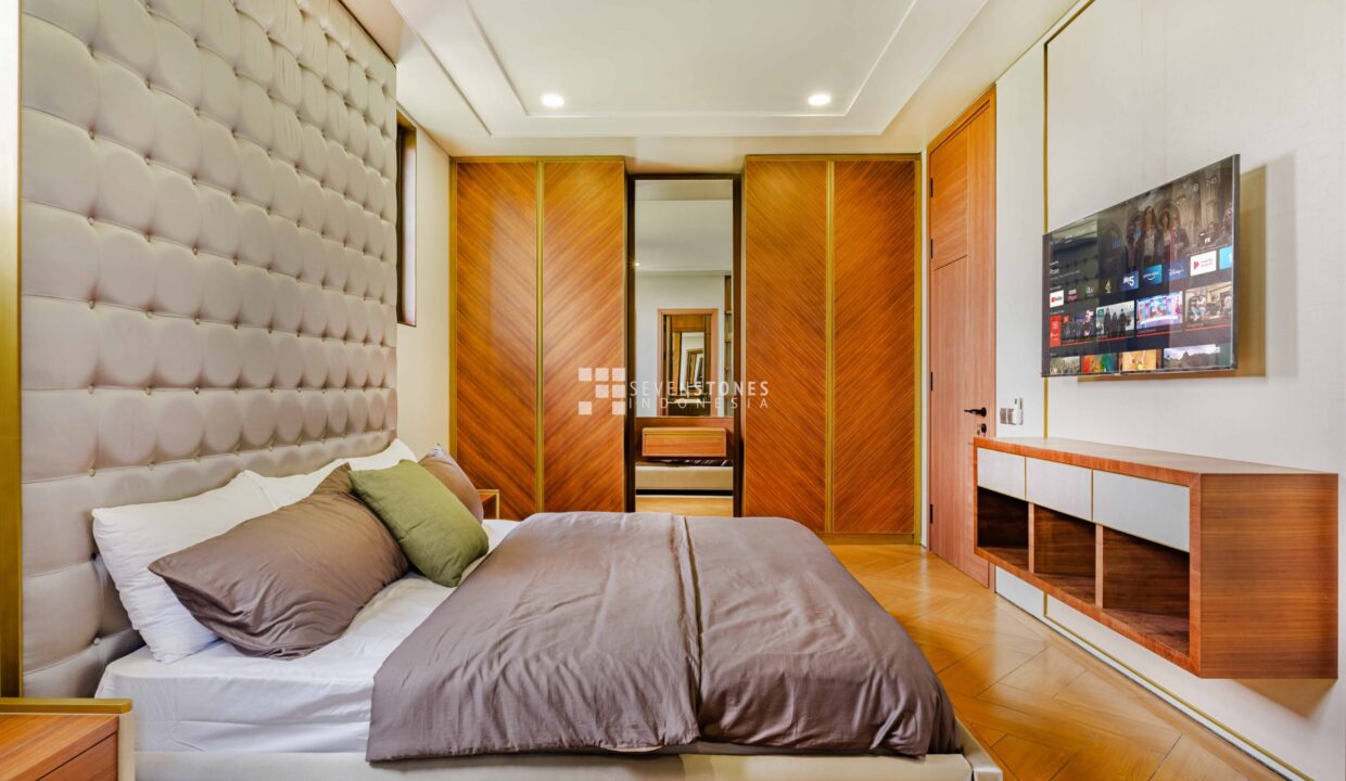 Brand New 4-Bedroom Residence for A Harmonious Luxury Living in Kerobokan (6)