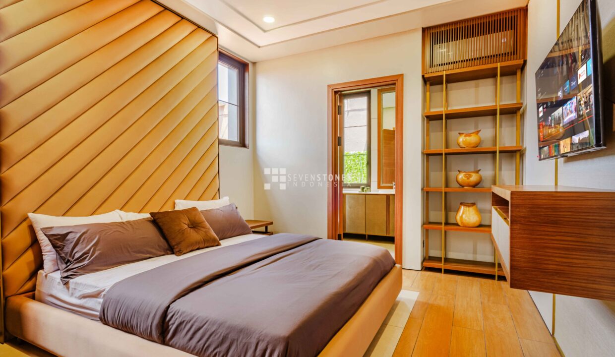 Brand New 4-Bedroom Residence for A Harmonious Luxury Living in Kerobokan (8)