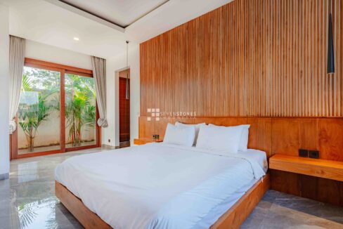 Bright Airy and Spacious 5-Beds Villa in Canggu Center (13)