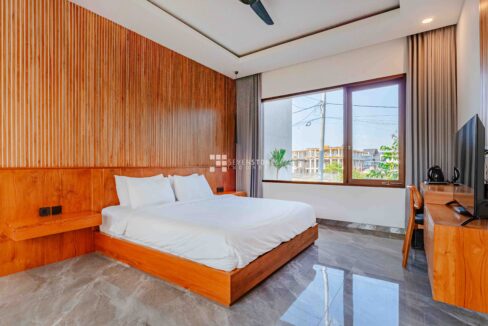 Bright Airy and Spacious 5-Beds Villa in Canggu Center (14)