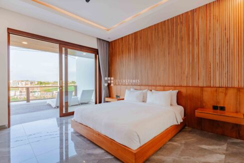 Bright Airy and Spacious 5-Beds Villa in Canggu Center (16)