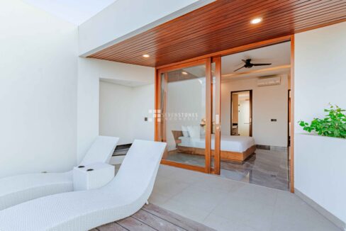 Bright Airy and Spacious 5-Beds Villa in Canggu Center (27)