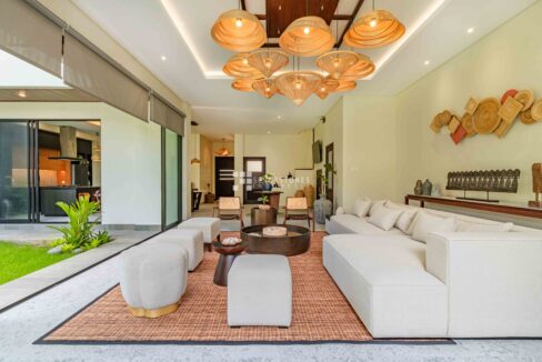 Charming Brand New 3-Bedroom Luxury Villa For Sale Freehold In an Exclusive Area Bukit Ungasan (2)