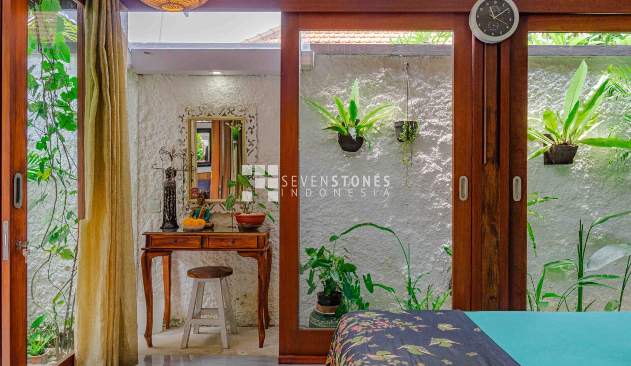 Enchanting 3-Bedroom Villa in Sanur (12)