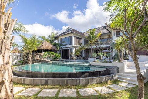 Luxurious 6 Bedroom Villa With Breathtaking Ocean View In Seseh (4)