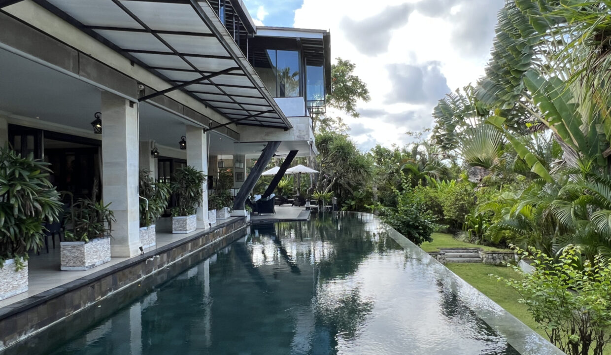 Luxurious Residences, Including Office For Sale In Canggu (1)