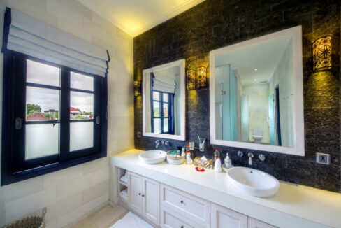 Luxurious Residences, Including Office For Sale In Canggu (15)