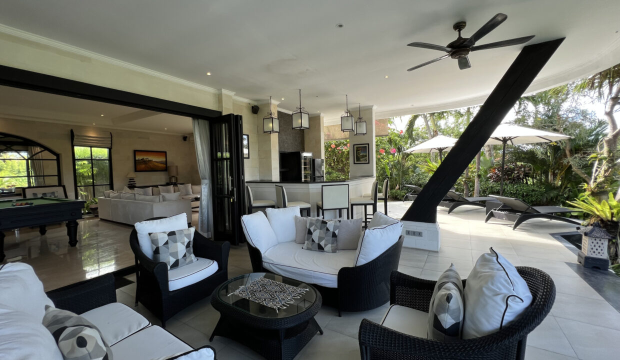 Luxurious Residences, Including Office For Sale In Canggu (4)