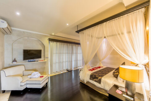 Luxurious Residences, Including Office For Sale In Canggu (8)