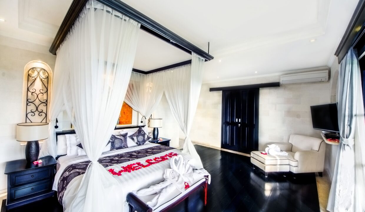 Luxurious Residences, Including Office For Sale In Canggu (9)