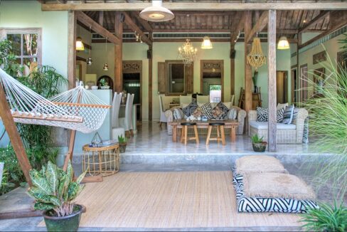 Tropical Living Style Villa Located In The Heart Of Umalas (20)