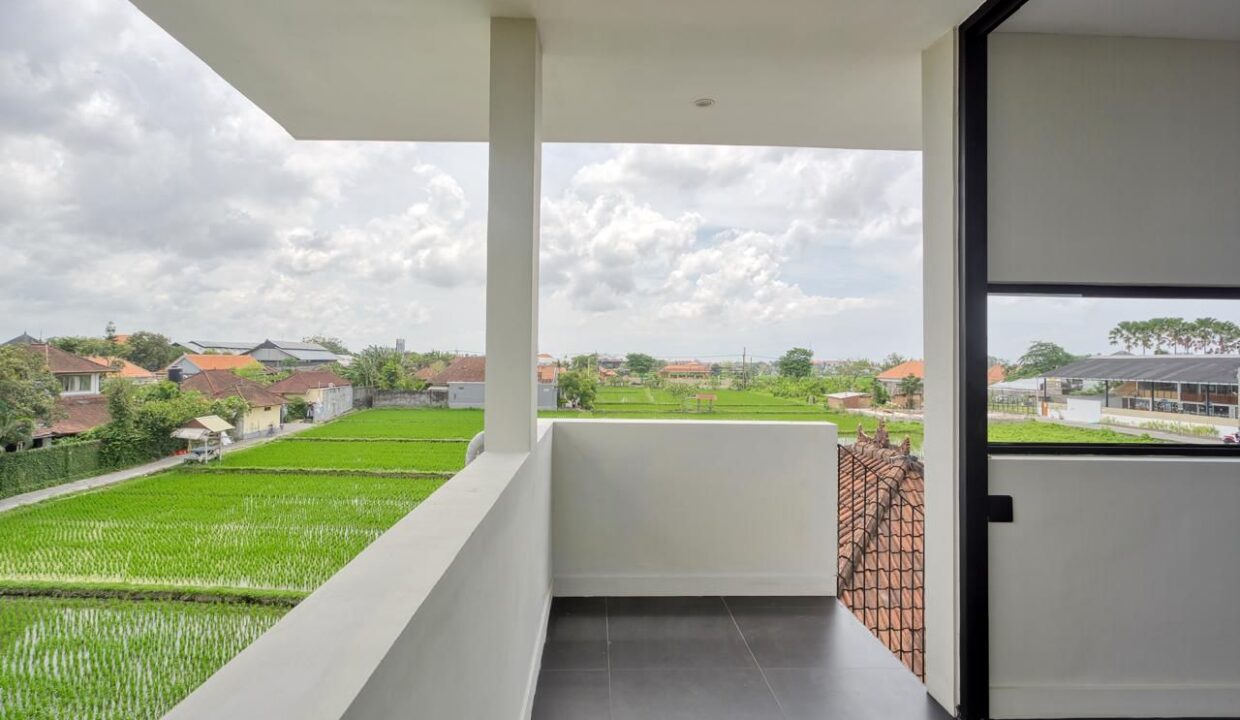 Brand New Villa in Kerobokan with Renter-Friendly Layout (10)